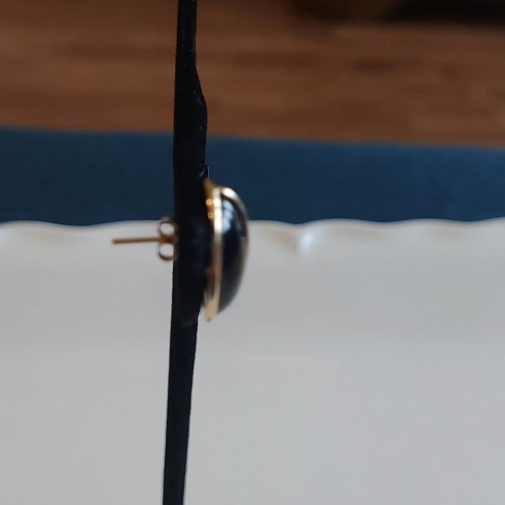 Vintage black onyx and 14k earrings - Picture 4 of 4